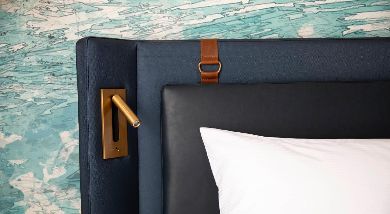 Hotel Indigo Dubai Downtown By Ihg Buitenkant foto A bed light