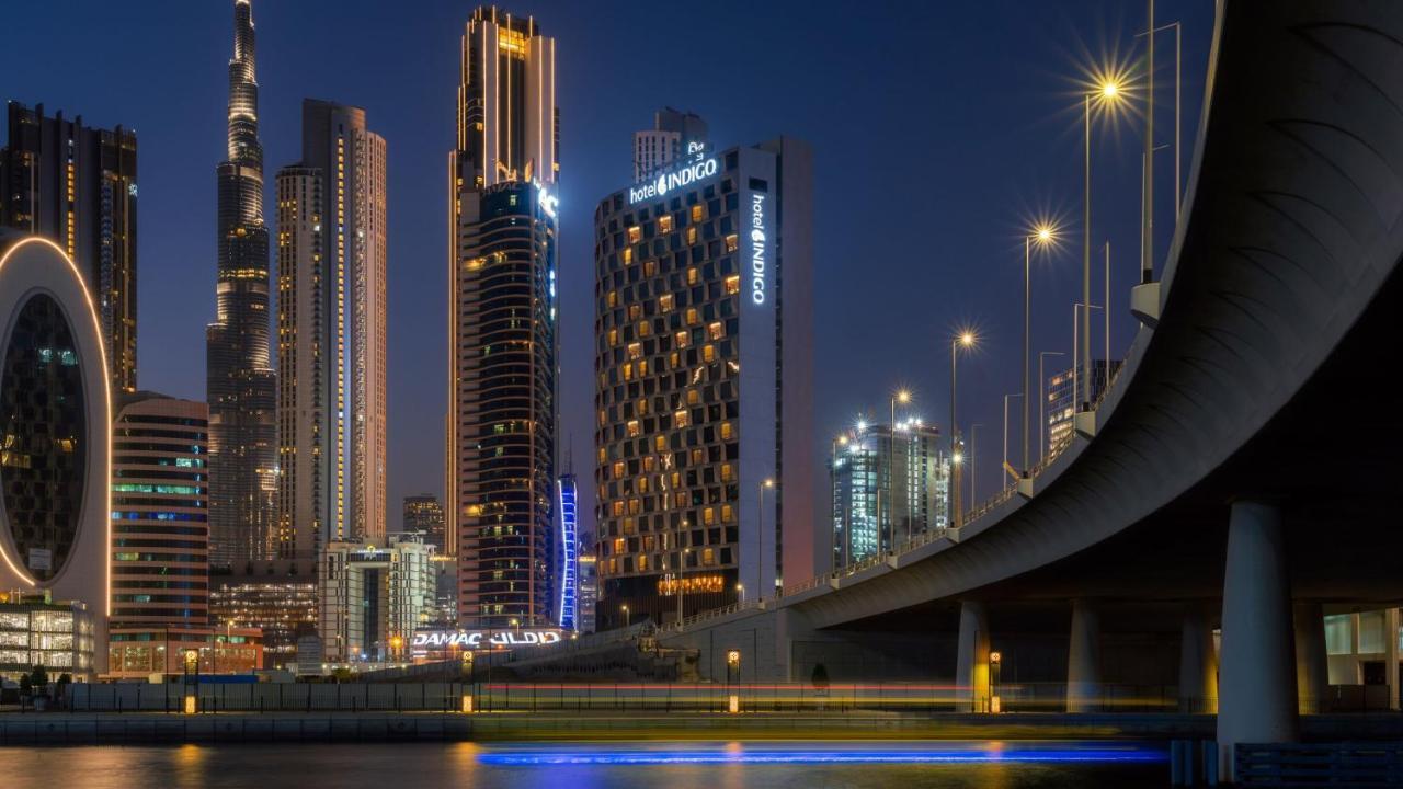 Hotel Indigo Dubai Downtown By Ihg Buitenkant foto The hotel at night