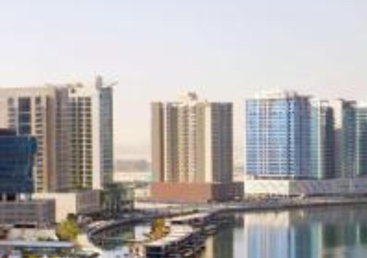 Hotel Indigo Dubai Downtown By Ihg Buitenkant foto View of the complex